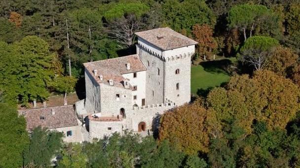 Castello Gubbio - Villa Holiday - Oliver's Travels Castello Gubbio - Villa Holiday - Oliver's Travels